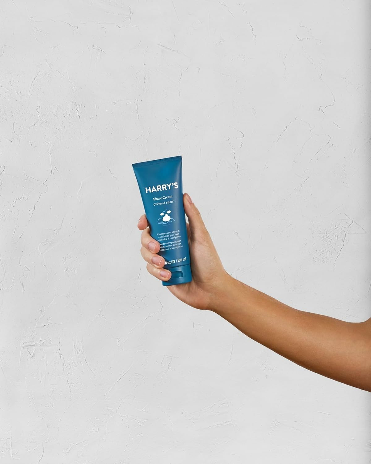 Harry's crème de rasage, application mousse, démarrage du rasage facilité.