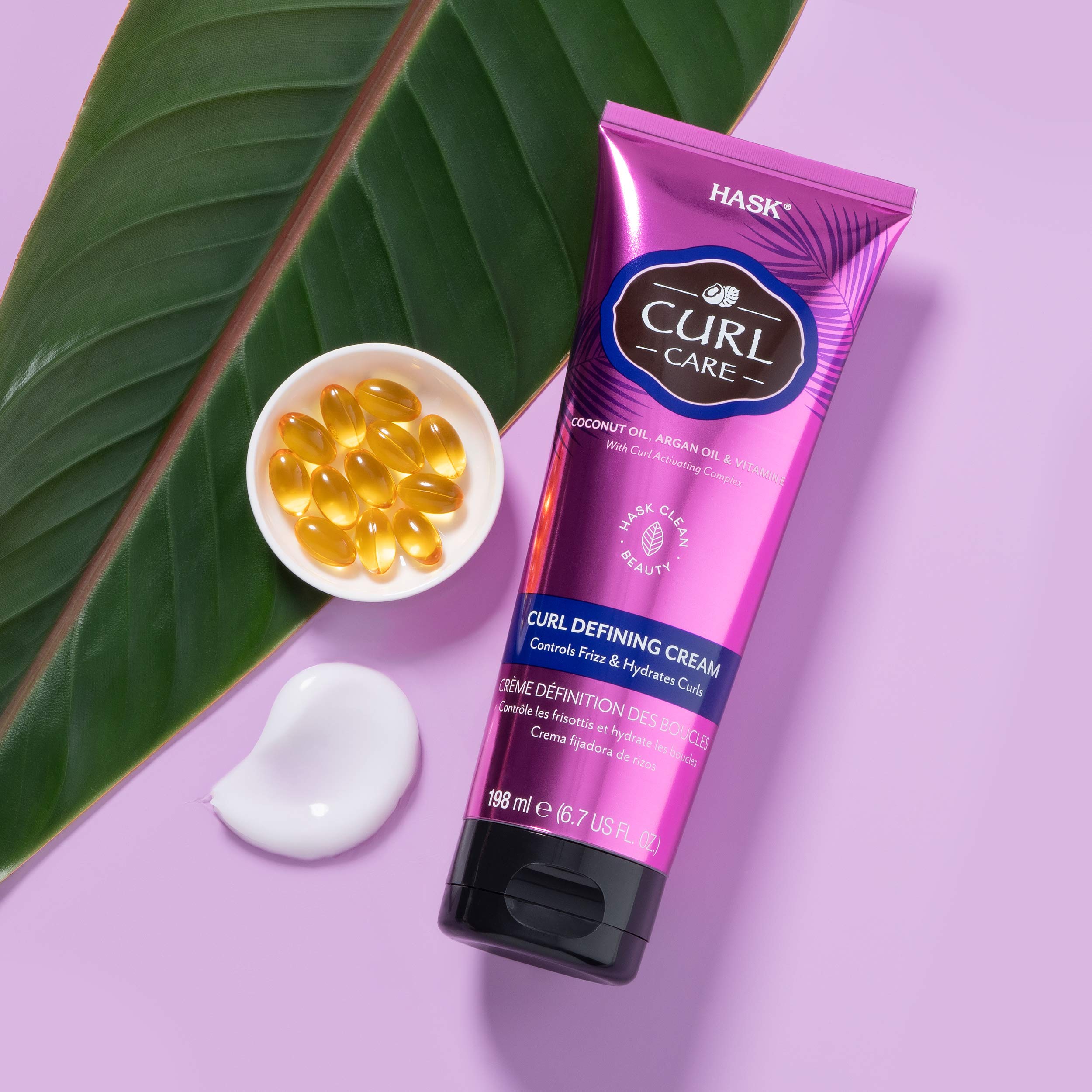 HASK Application cheveux humides: des racines à pointes pour des boucles définies.