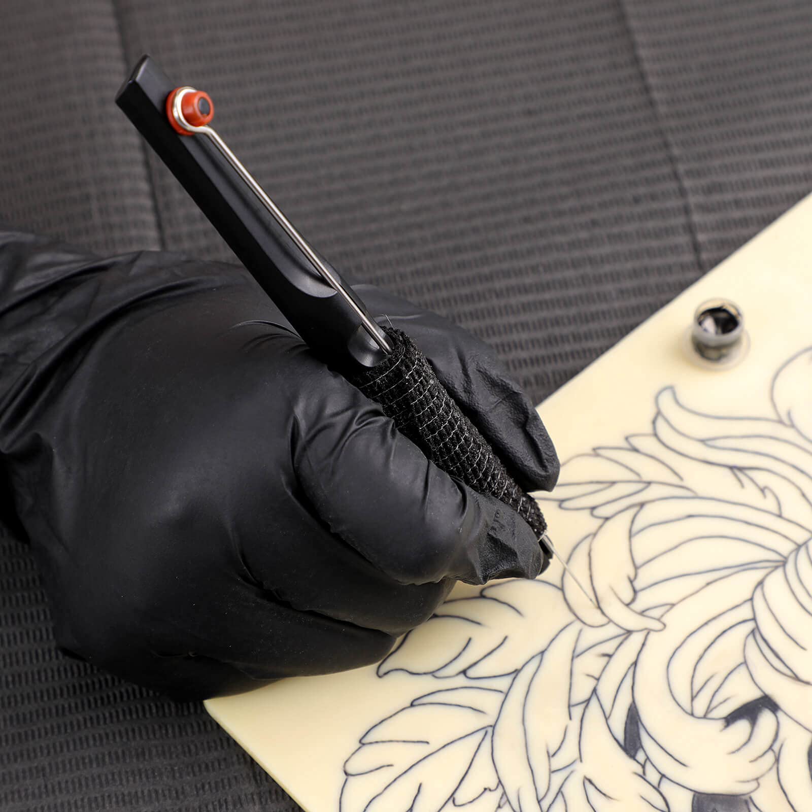 HAWINK aiguilles tatouage 316L – aiguilles stérilisées et nettes pour traits nets.