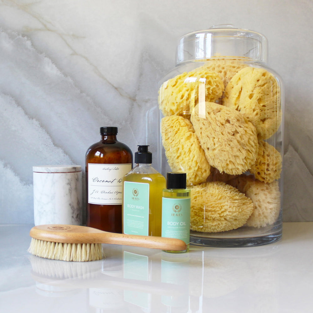 Brosse sèche Heales Apothecary poignée ergonomique pour un geste précis.