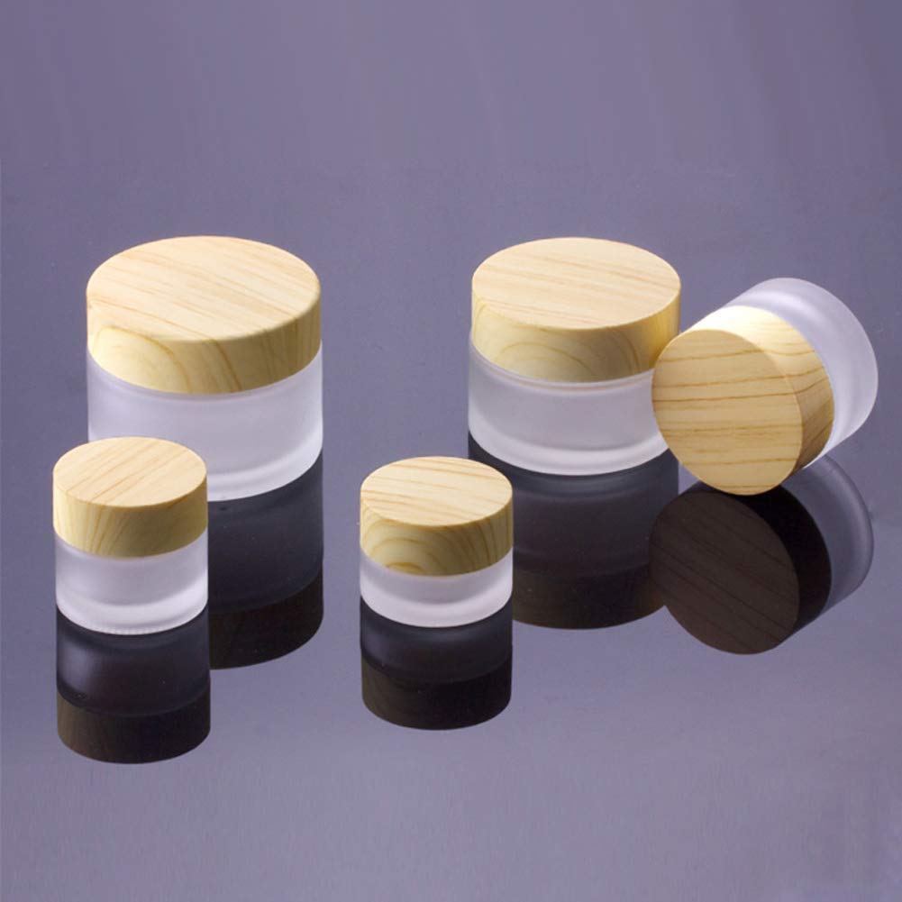 Healthcom usage polyvalent: crèmes, baumes, rouge à lèvres, soins des yeux.
