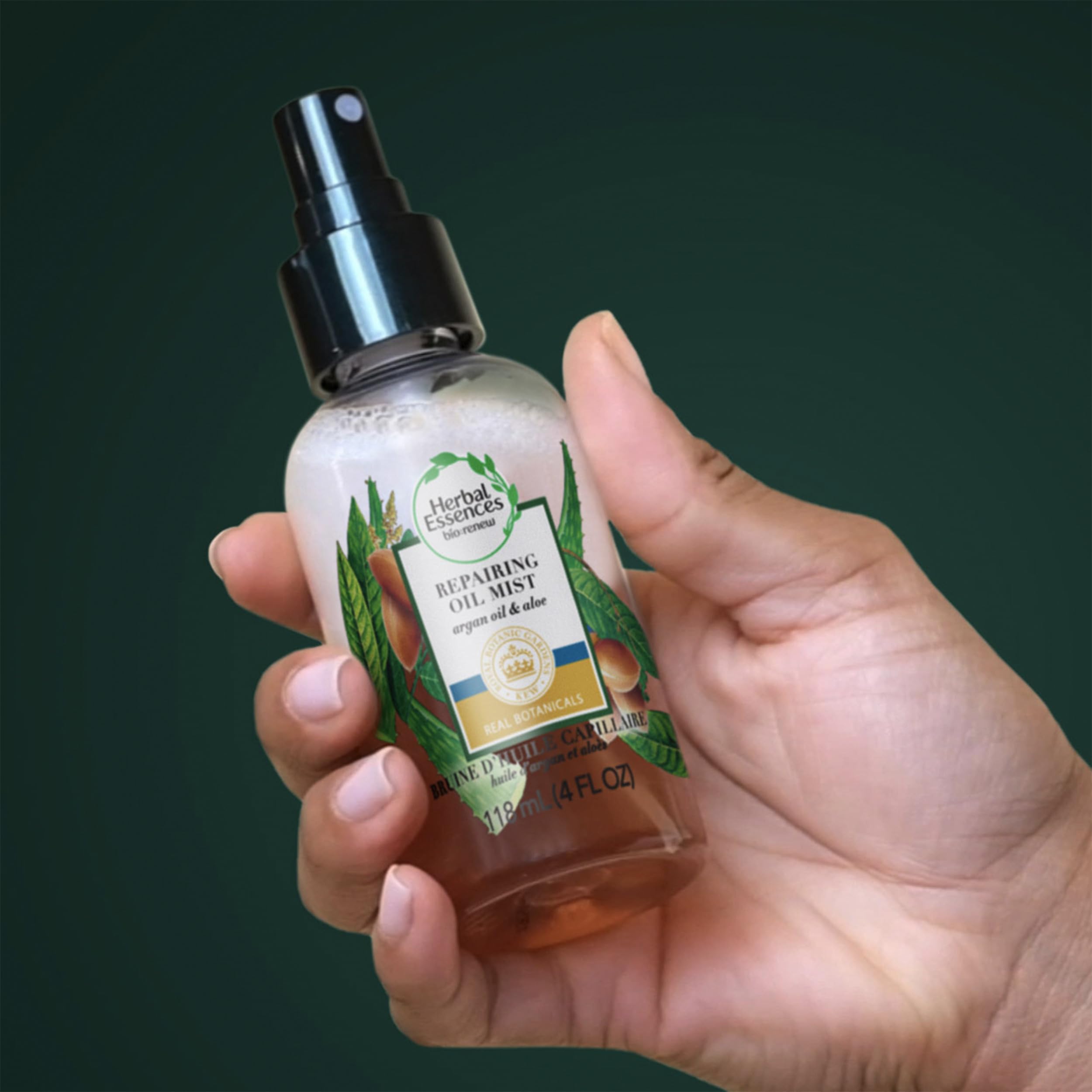 Cheveux bouclés définis avec Herbal Essences Bio Renew.