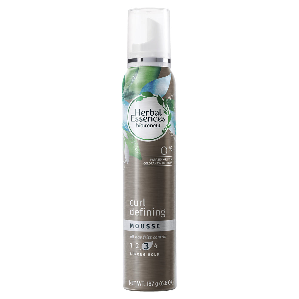 Bouteille Herbal Essences Biorenew Curl Define Mousse affichant la définition des boucles