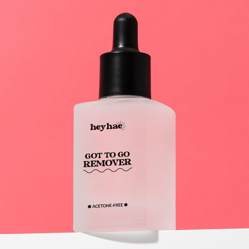 Heyhae Got To Go Remover: texture crémeuse qui apaise et adoucit lors du retrait.