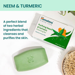 Savon Himalaya Neem et Curcuma — ingrédients purifiants visibles.