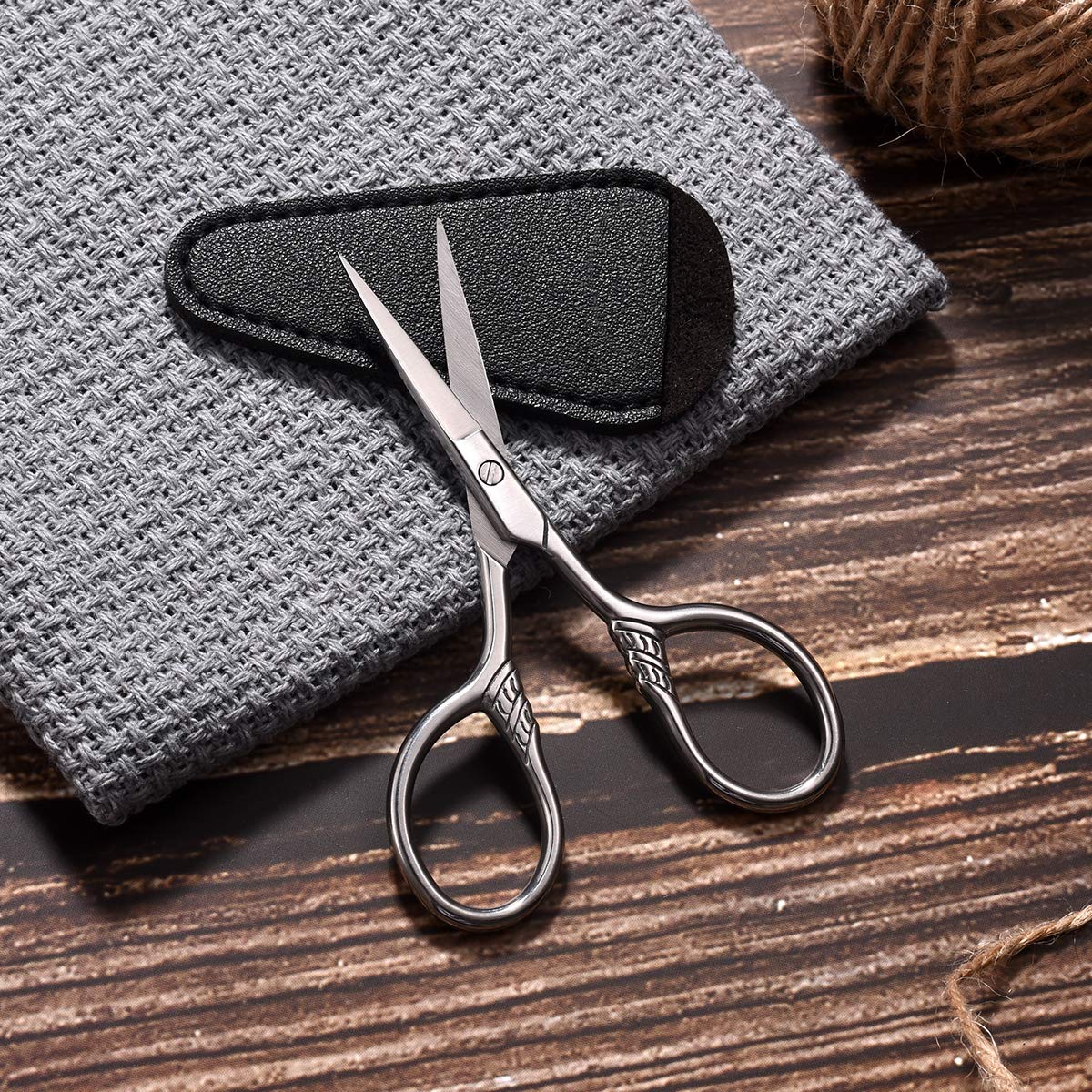 HITOPTY ciseaux précision mini—compagnon de voyage pratique.