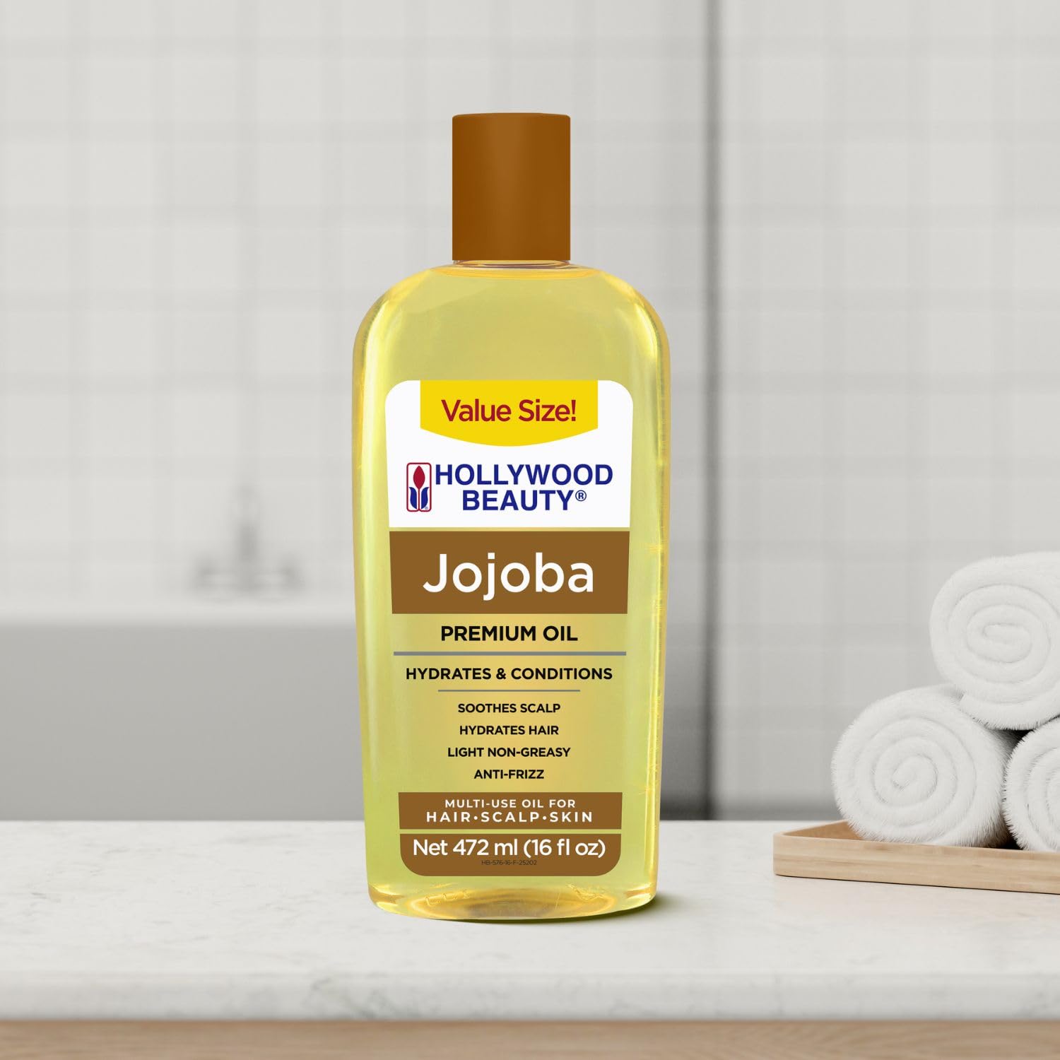 Soin des ongles avec Hollywood Beauty Jojoba et trempage.