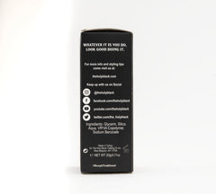 HOLY BLACK poudre texture mate comme poudre fixatrice pour le maquillage.