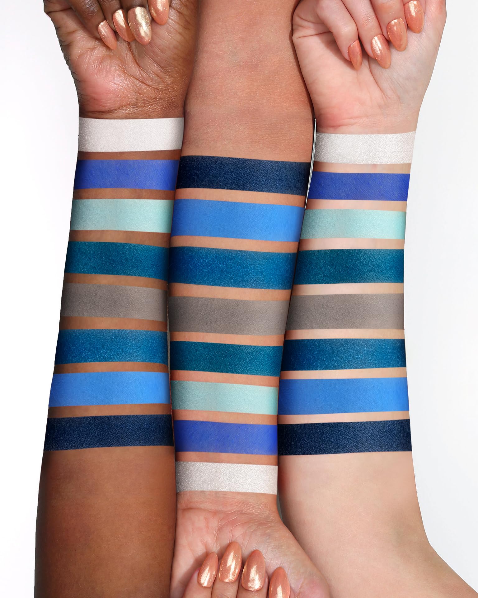 HOOMUSS nuances bleues froides pour maquillages nets et tenue durable.