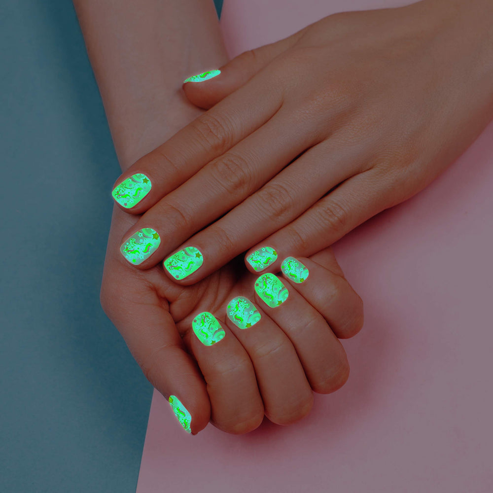 Lime à ongles arc-en-ciel Hot Focus pour une finition lisse.