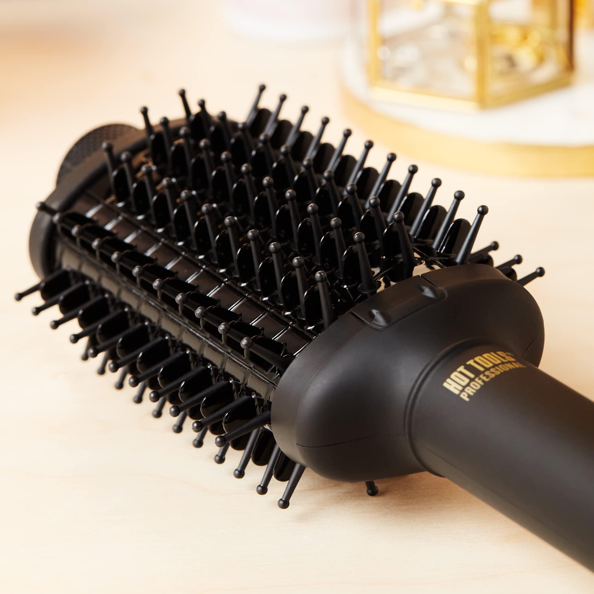 Brosses Smoothflow et charbon activé Refresh3MAX pour un fini poli.