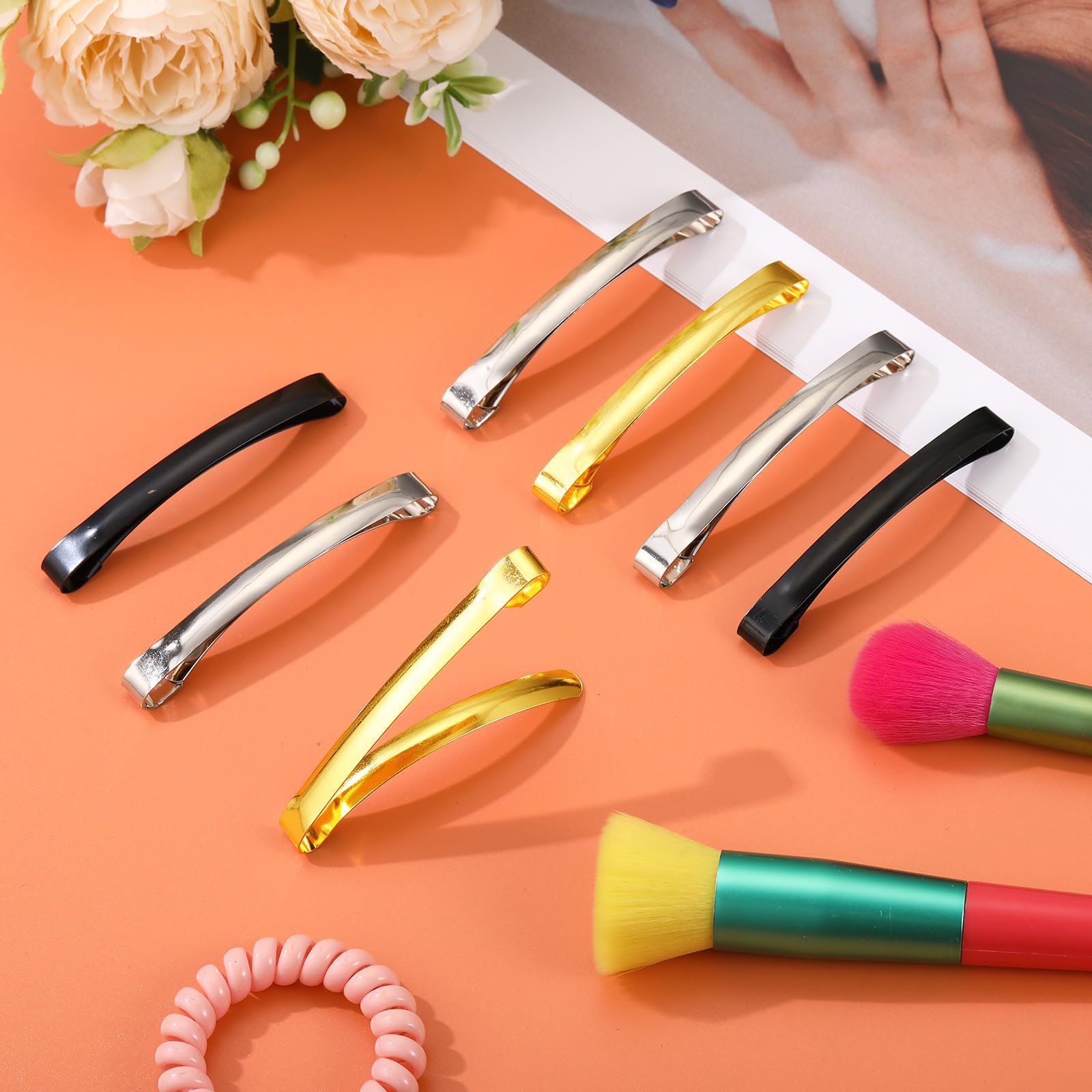 Usage quotidien: barrette Hotop centre ouvert pour coiffure simple et rapide.