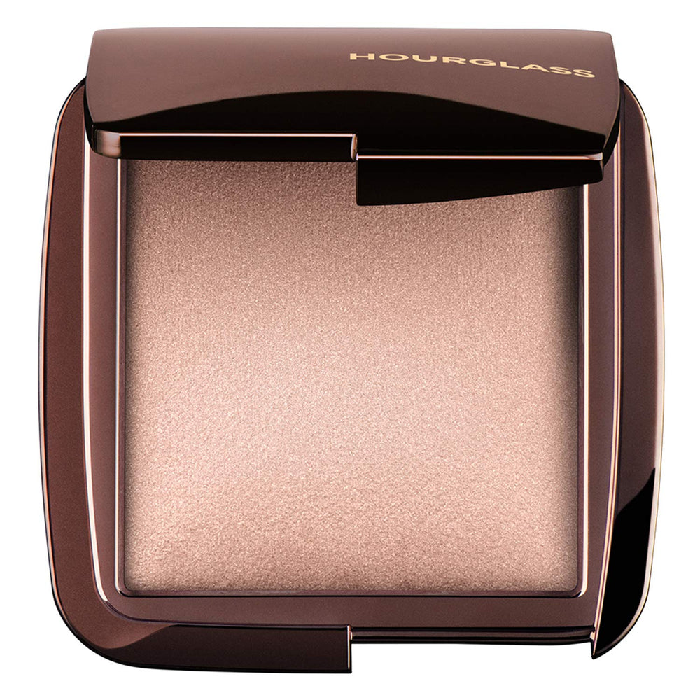 Hourglass Poudre finissante Ambiant Lumineux, éclat naturel sous tout éclairage.