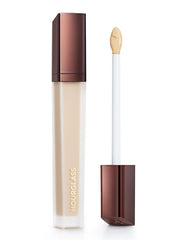 Hourglass Vanish Airbrush Concealer – emballage élégant, prêt à révéler une finition naturelle.