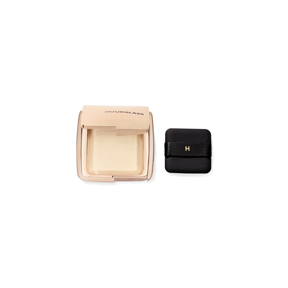 Hourglass Vanish Airbrush Poudre Pressée Compacte pour une finition légère et matte.