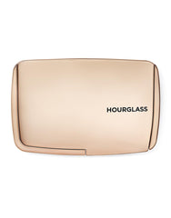 Hourglass Vanish Airbrush Poudre Pressée Translucide Clair – floutage des pores pour teint lisse.