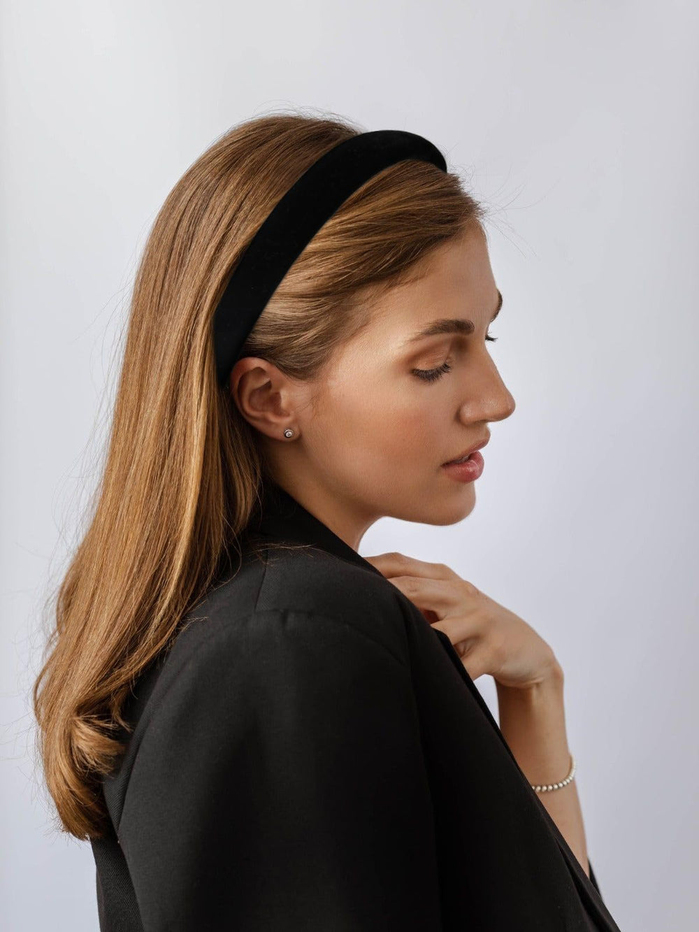 Bandeau Huachi velours noir, parfait pour fêtes et tenues quotidiennes.