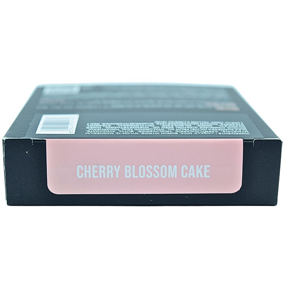 Poudre HUDA BEAUTY Easy Bake offre une brillance naturelle et un teint lumineux.