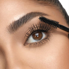 Huda Legit Lashes mascara brosse curl et longueur, cils allongés et recourbés