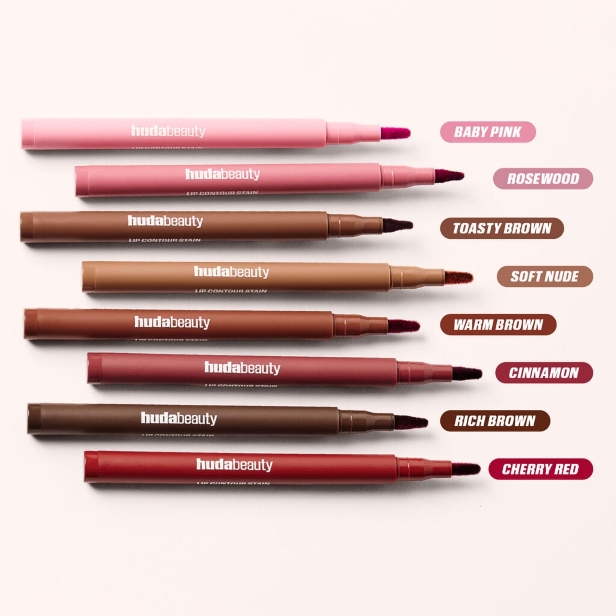 Huda Contour Lèvres Teinte, pointe orientée vers le bas pour prolonger l’usage.