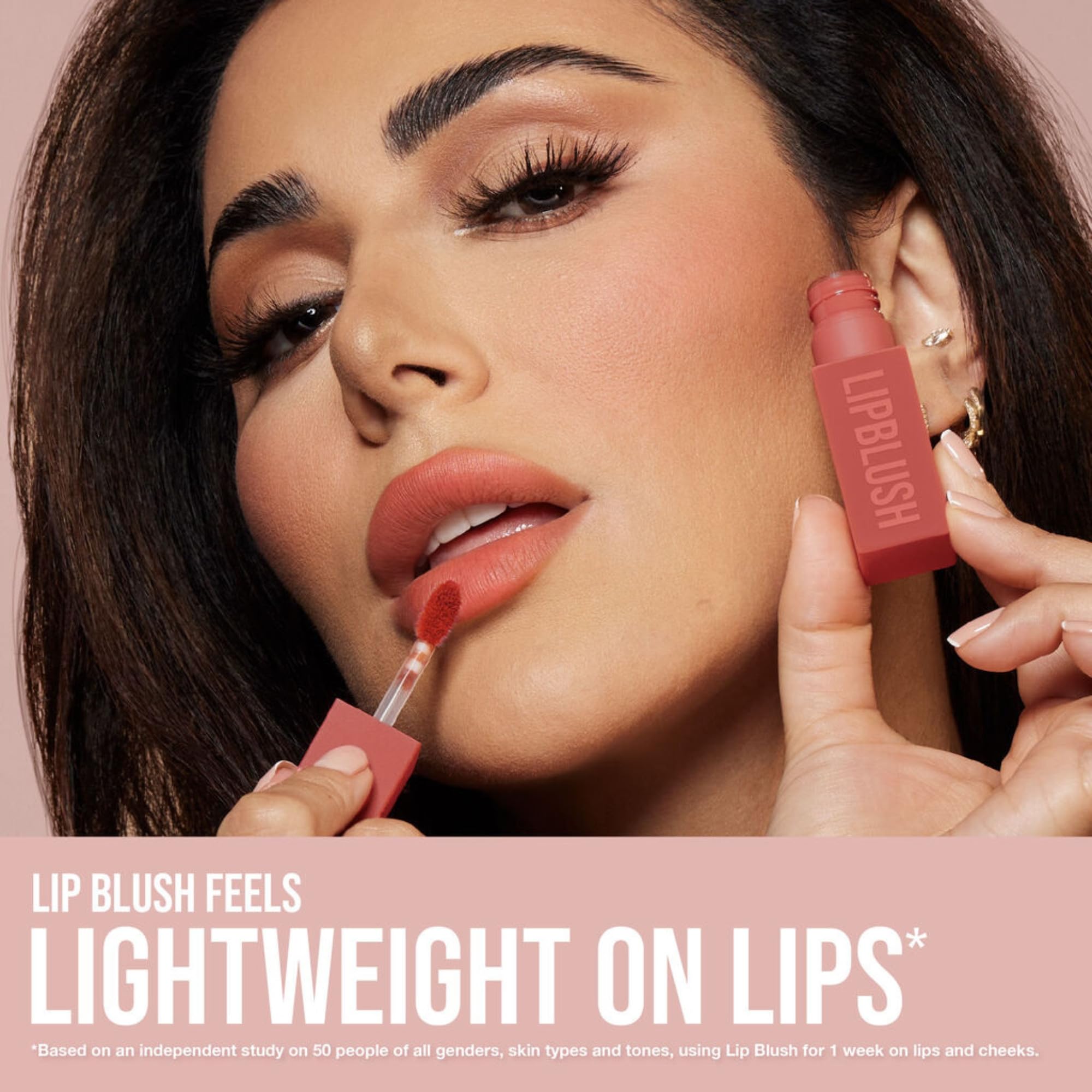 HUDA BEAUTY Lip Blush Berry Kiss texture crème confortable et légère