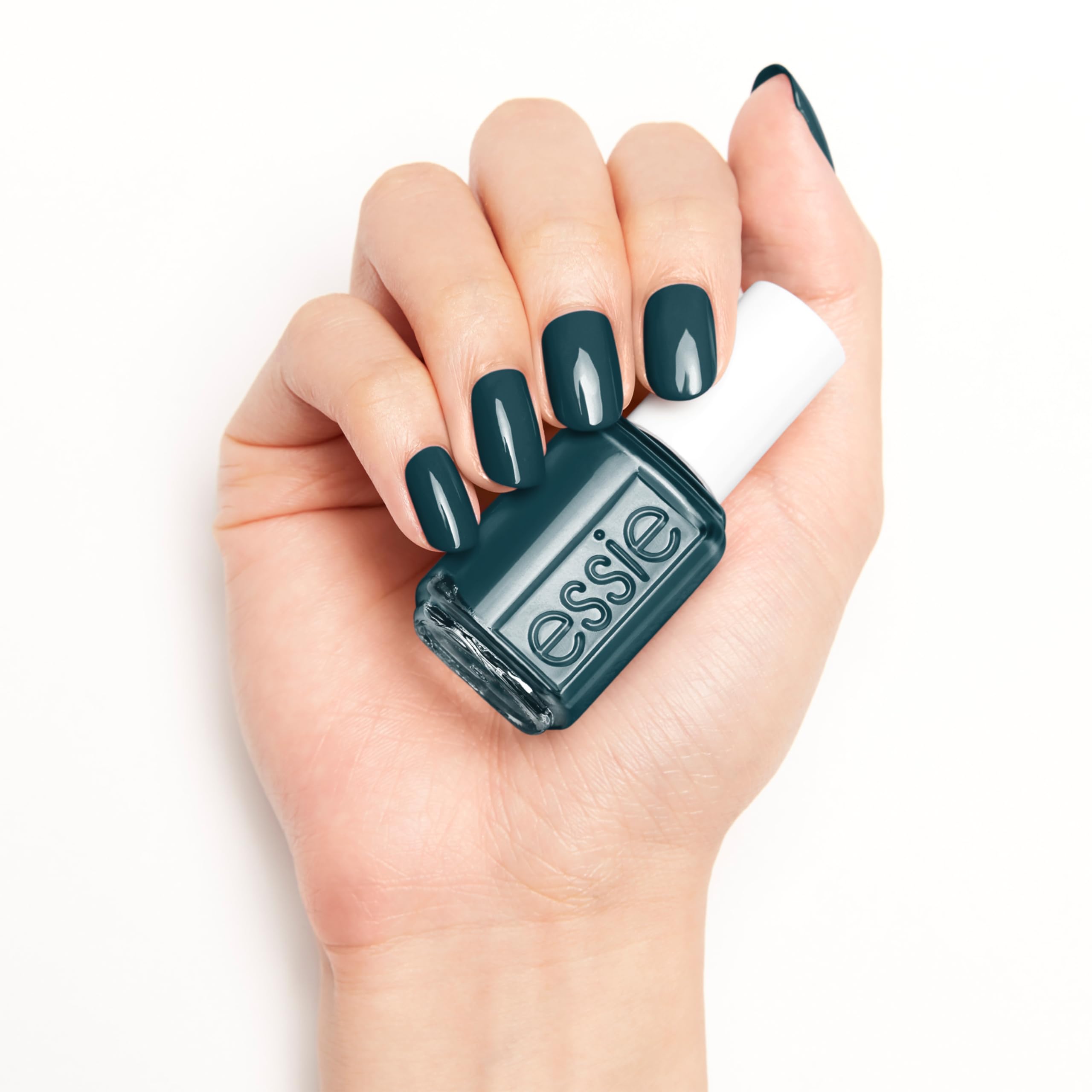 Huile cuticulaire essie pour nourrir et chouchouter les ongles.