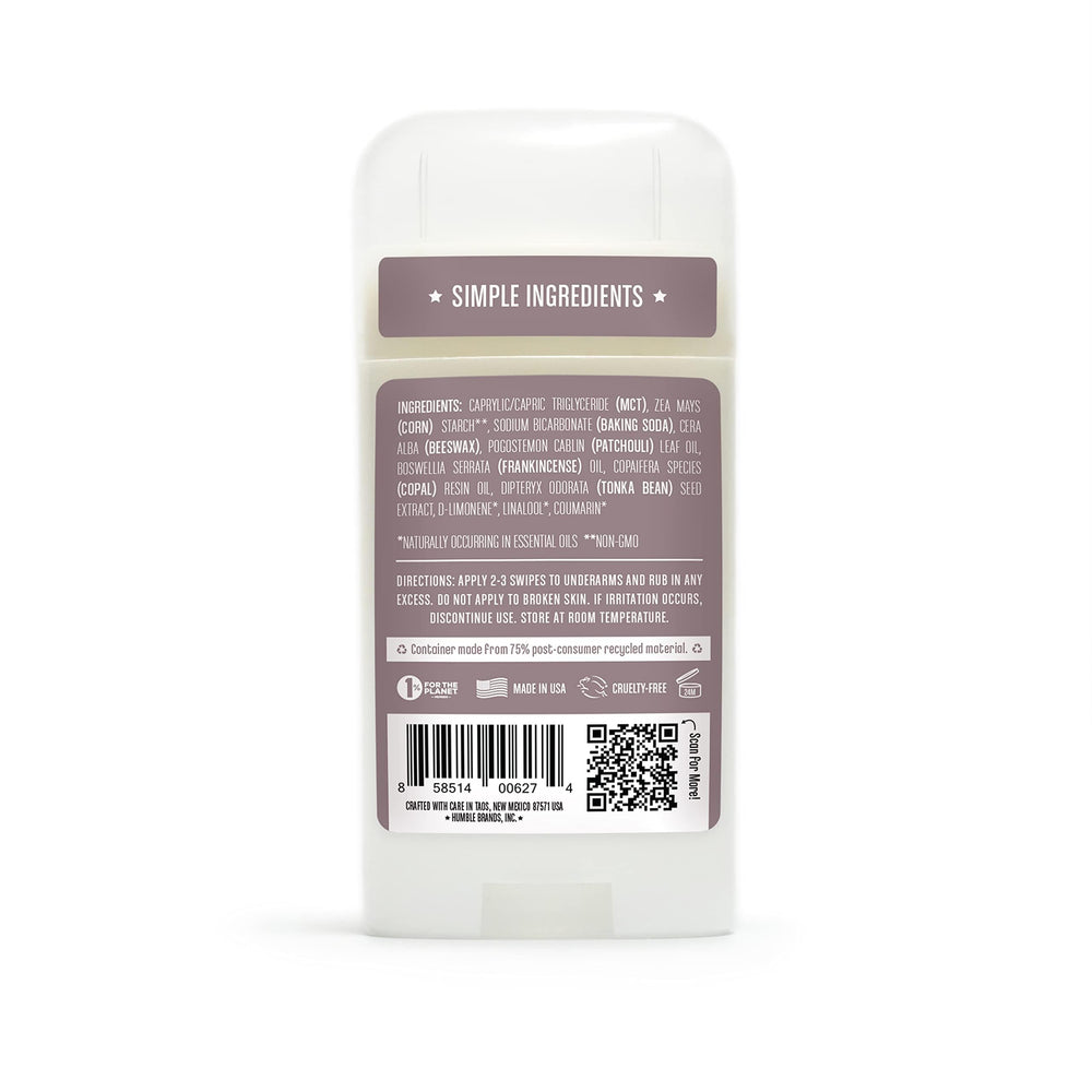 Application fluide du déodorant HUMBLE Patchouli Copal Encens pour une fraîcheur durable.