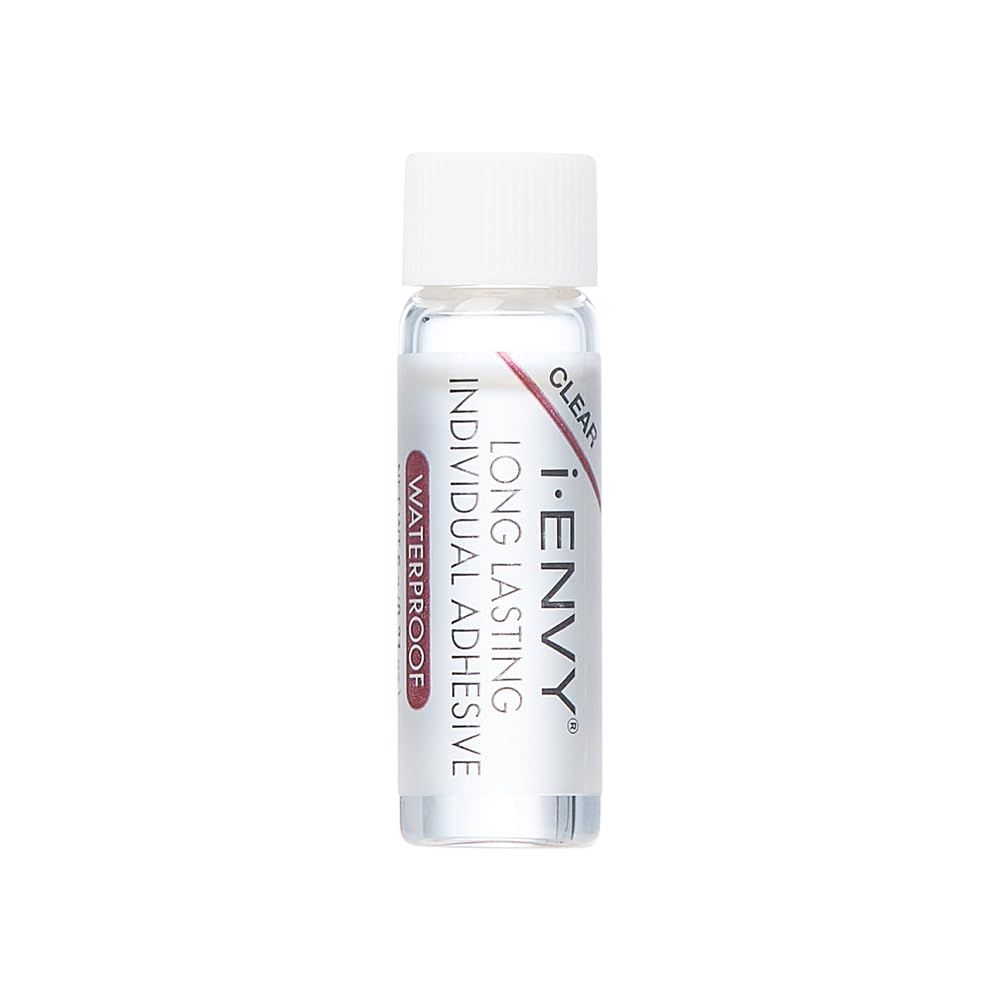 i-ENVY retrait cils: retrait en douceur avec le démaquillant dédié.