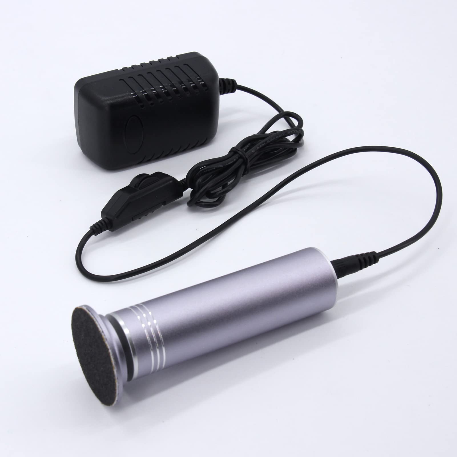 Accessoires de nettoyage inclus pour un entretien facile.