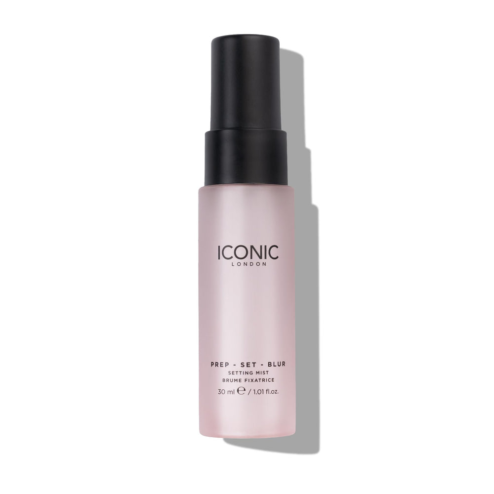 ICONIC LONDON Prep Set Blur flacon élégant fixant légèrement la peau et unifiant le teint