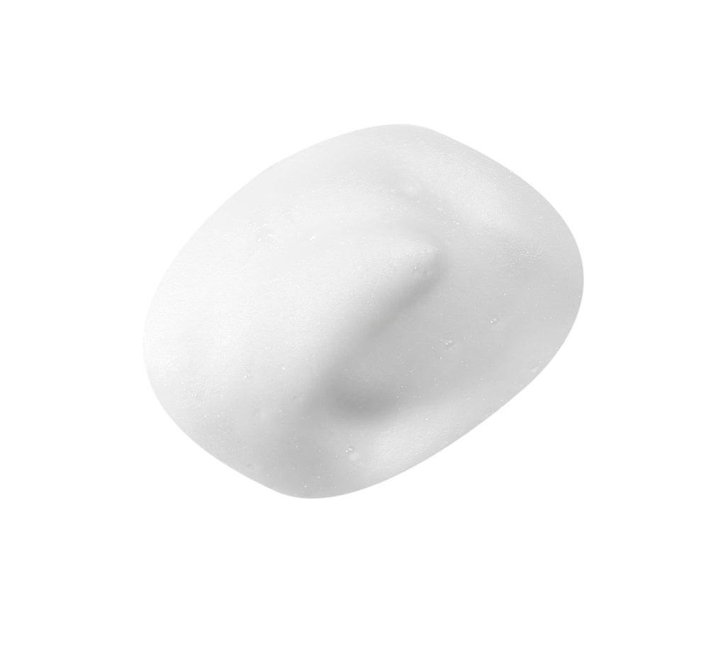 IGK Beach Club: texture légère qui hydrate et apporte brillance naturelle.