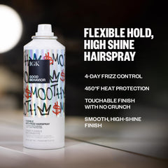 IGK Bon Comportement Laque Spray Cheveux: application facile pour un coiffage précis.