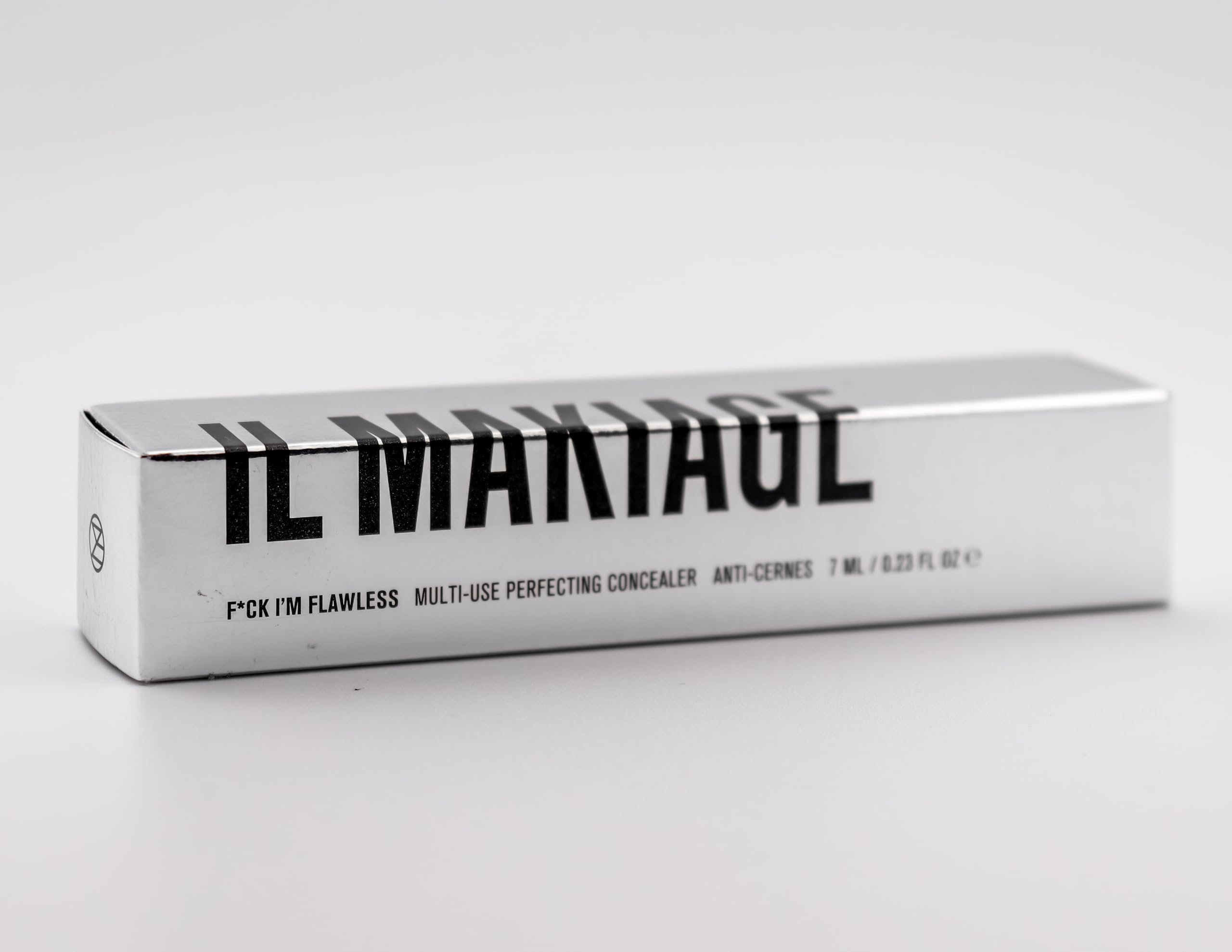 Correcteur Il Makiage Im Flawless teinte 09 dans emballage boîte, pratique et élégant.