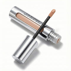 Concealer IL Makiage 3.5 avec applicateur précis pour une correction ciblée.