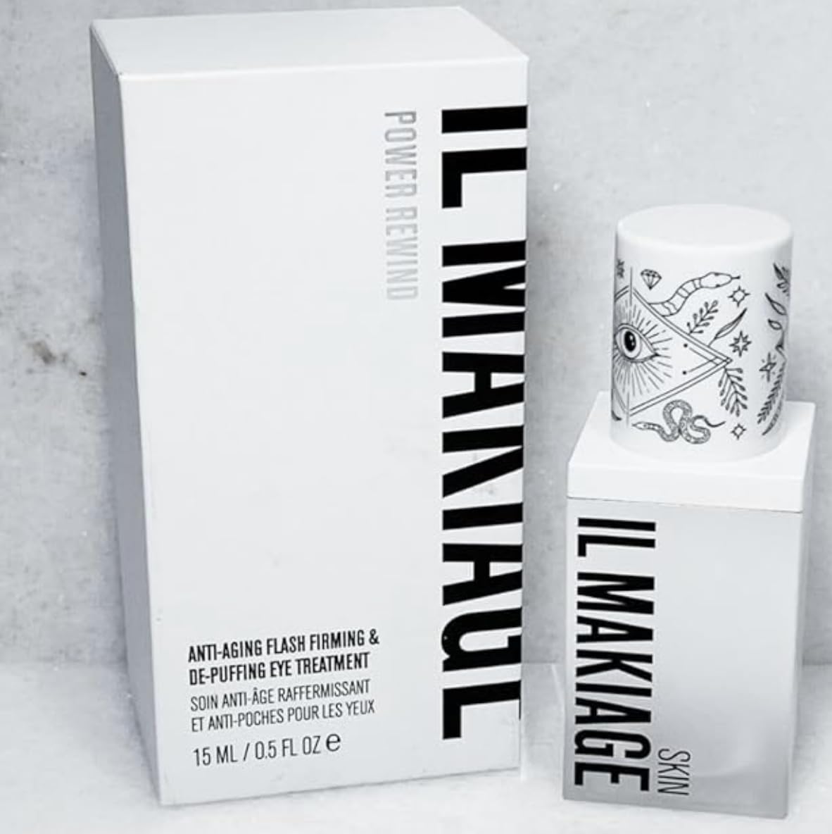 Il Makiage Power Rewind Eye Tightener, bouteille, dégonfle instantanément et lisse le contour des yeux.