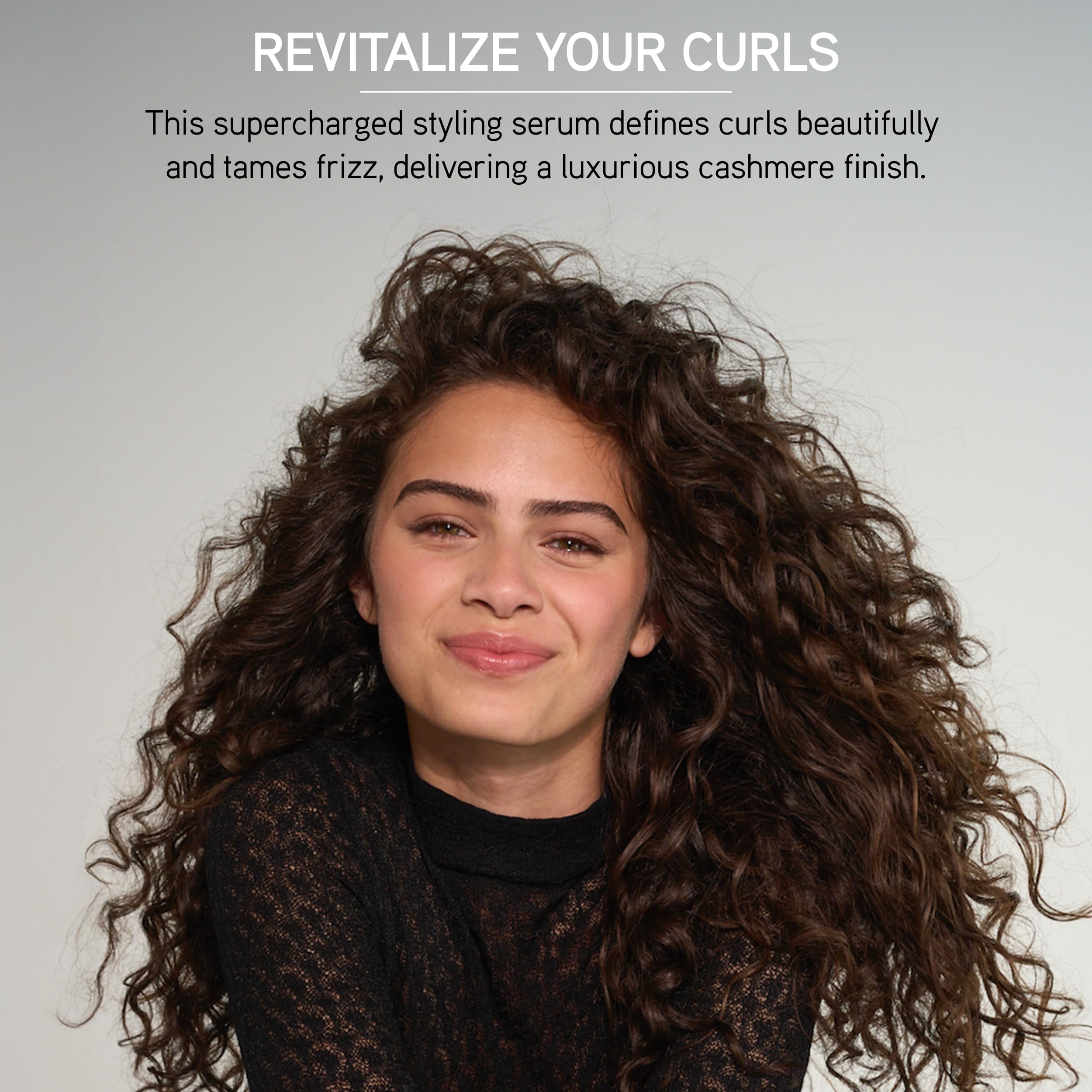 Iles Formula Curl Revive: brume rafraîchissante qui réactive les boucles entre les lavages.