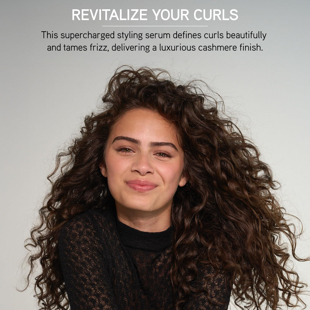 Iles Formula Curl Revive: brume rafraîchissante qui réactive les boucles entre les lavages.