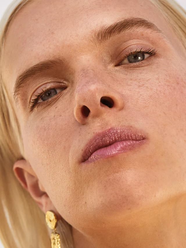 ILIA Balmy Gloss sans parabènes et sans nanoparticules pour une utilisation sûre.