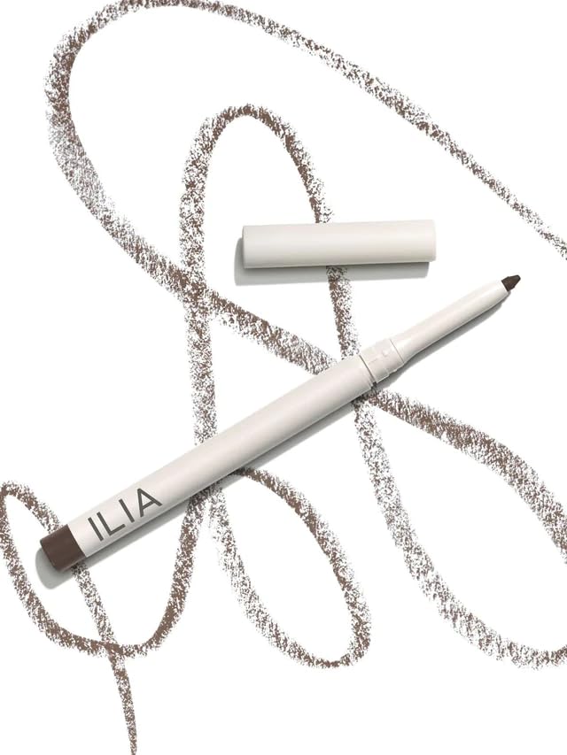 ILIA Crayon Gel Yeux — estompe diffuse pour un effet fumé maîtrisé.