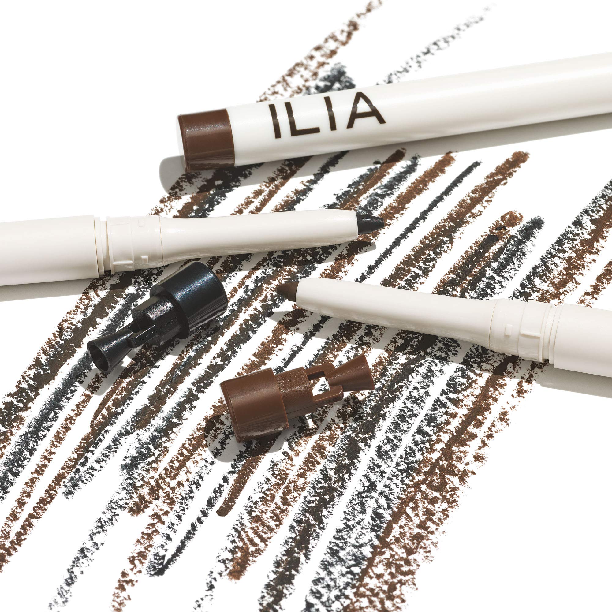 ILIA Crayon Gel Yeux — taille-crayon intégré pratique pour tailler la pointe avant usage.