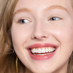 ILIA fond de teint-serum couverture moyenne pour un fini naturel.