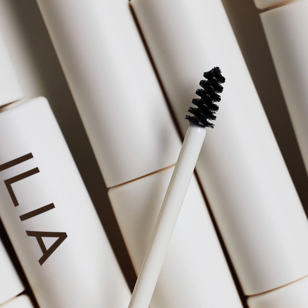 Sourcils plus définis et nets grâce au gel clair In Frame de ILIA.