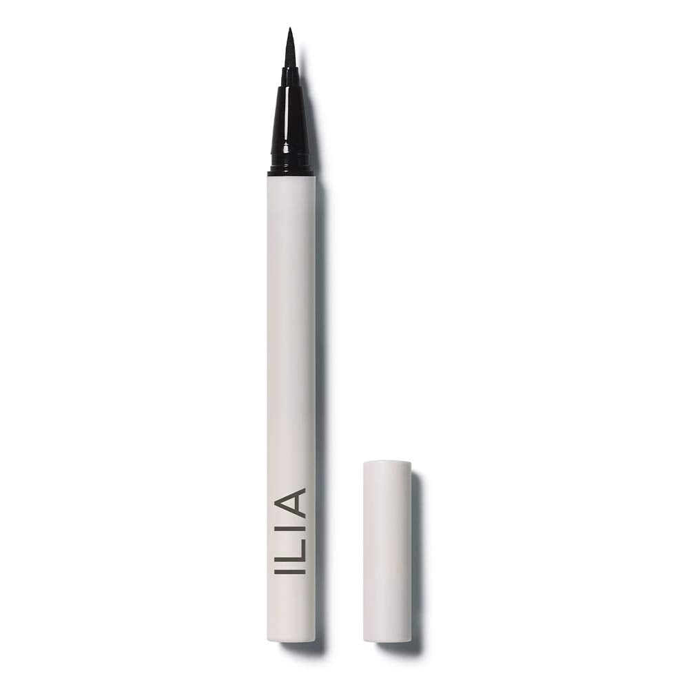 ILIA liner liquide à pointe précise pour un trait net et contrôlé.