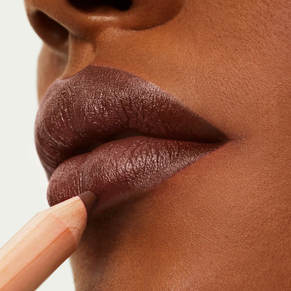 ILIA Lip Sketch Tableau teinte brun riche pour sublimer les lèvres