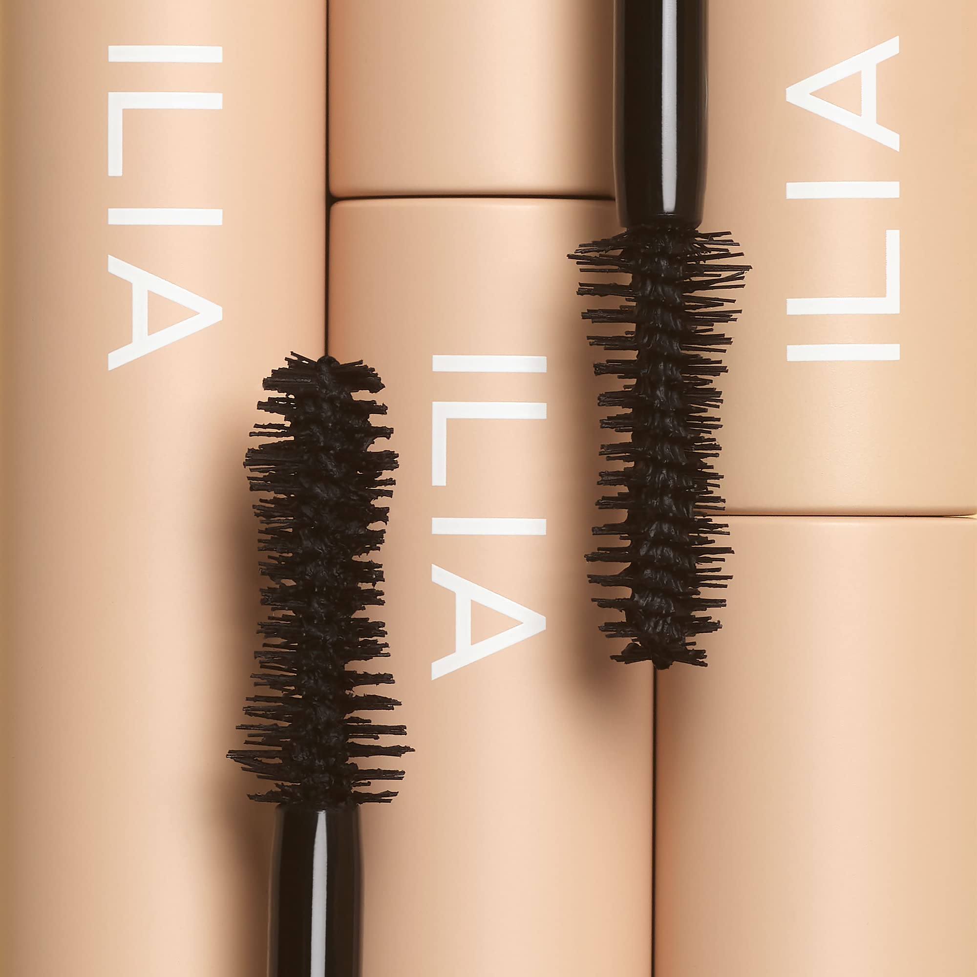 ILIA Mascara Volume Plein – formule vegan et cruelty-free pour une routine éthique.