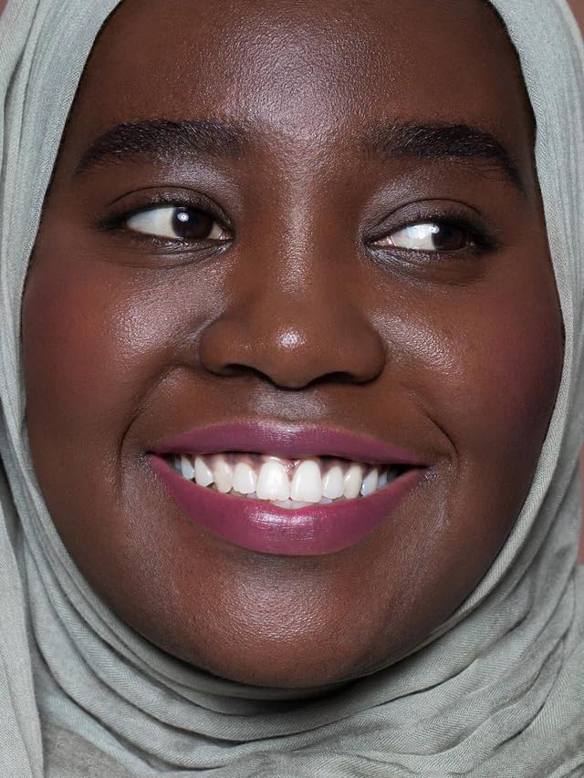 Application facile au doigt pour un look rapide et naturel.