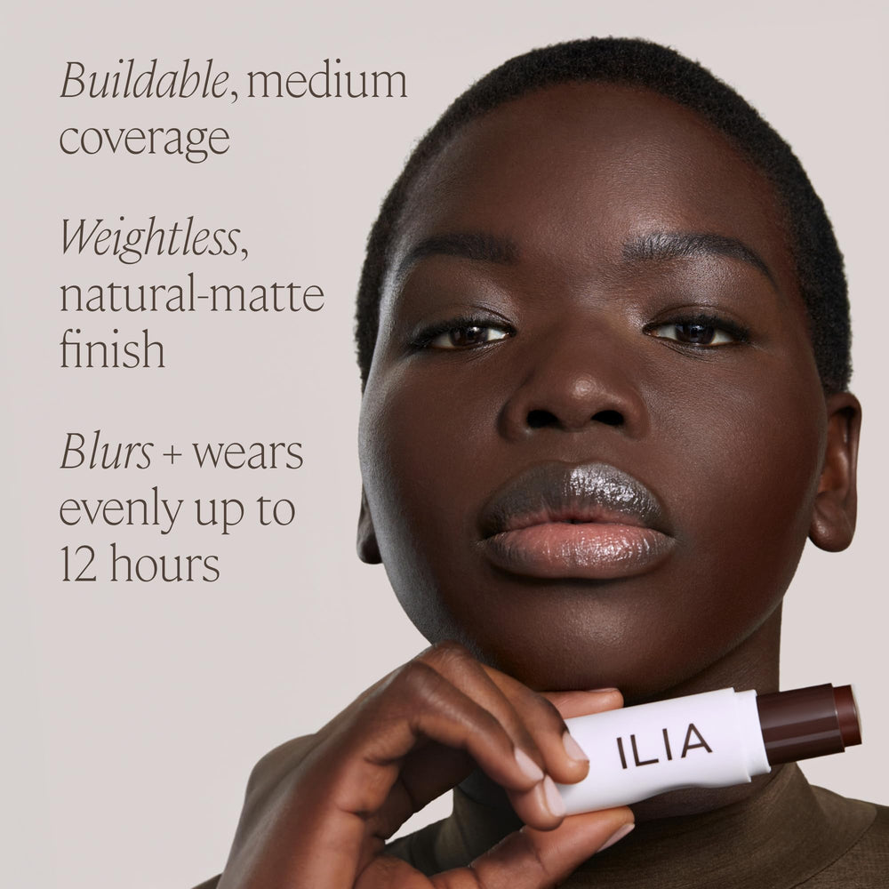 ILIA Skin Rewind Stick, flacon compact prêt à l’emploi.