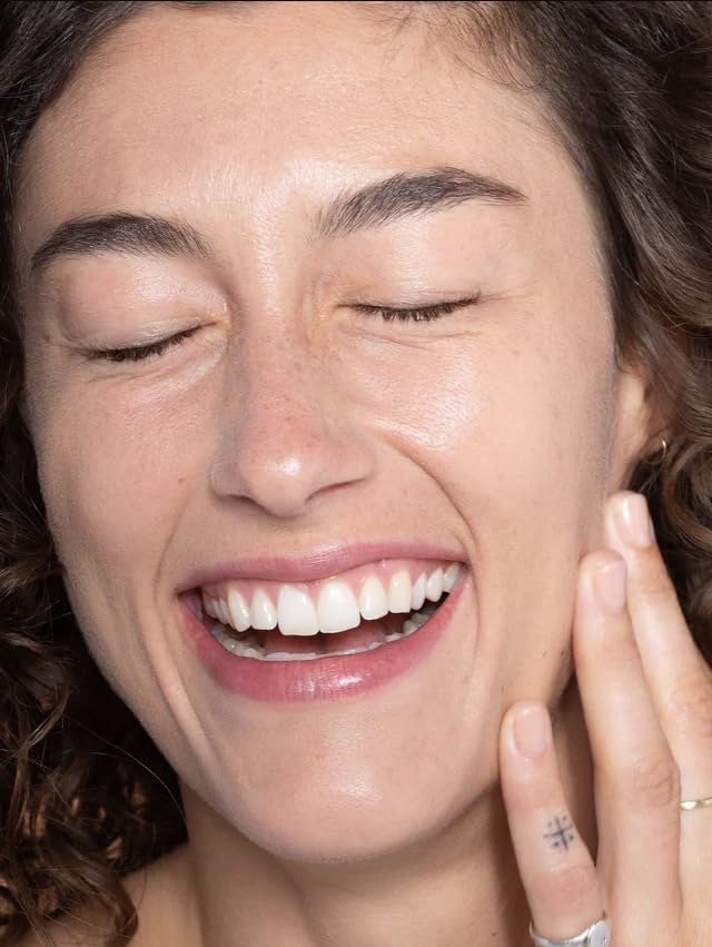 Squalane végétal dans ILIA pour hydrater sans obstruer les pores.