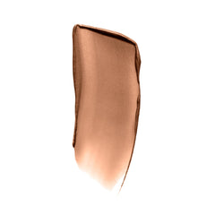 ILIA Sunshift montre bord biseauté du pinceau pour application précise.