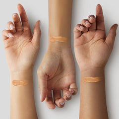 ILIA Super Serum Teint SPF 40 – finition lumineuse et hydratante sur la peau.